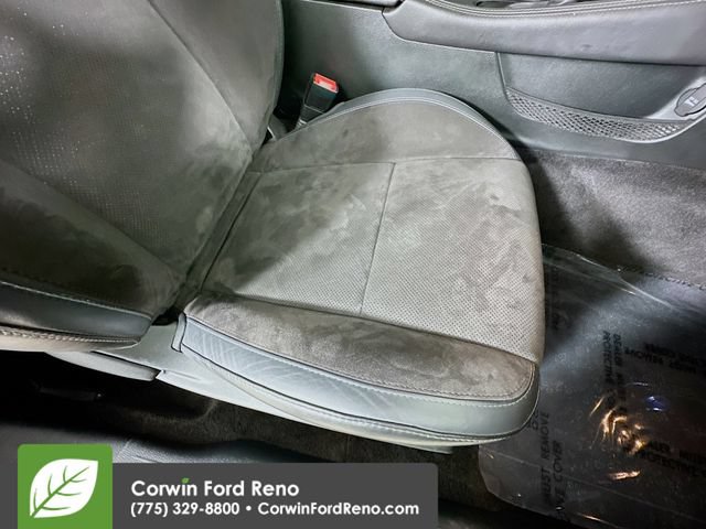 Used 2017 Dodge Challenger R/T Scat Pack w/ Leather Interior Group RWD image 29
