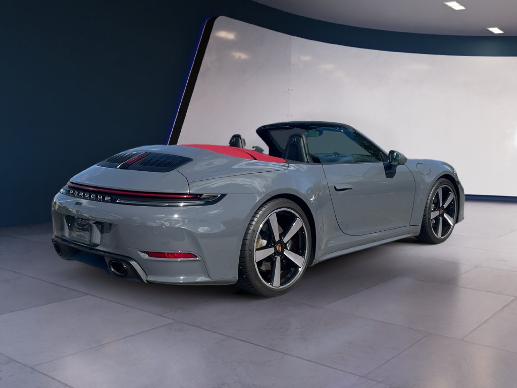 Used 2025 Porsche 911 Carrera RWD image 5