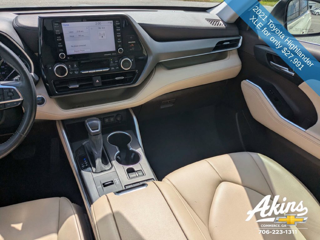Used 2021 Toyota Highlander XLE FWD image 18