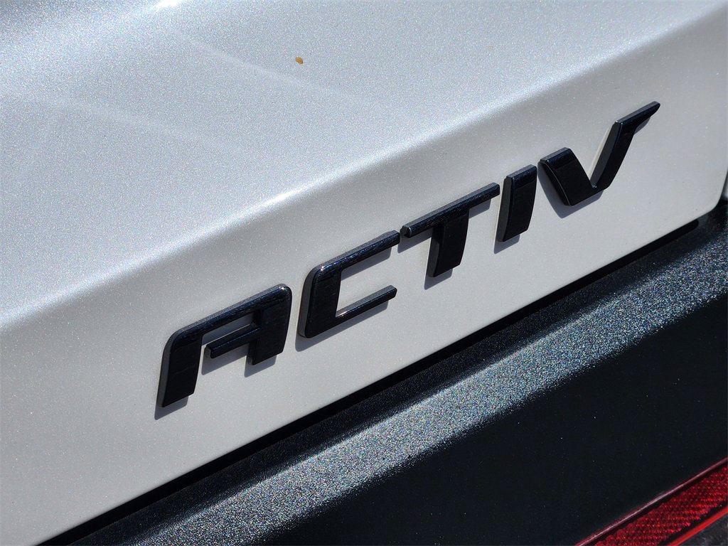 Used 2025 Chevrolet Equinox ACTIV w/ Safety and Technology Package image 8