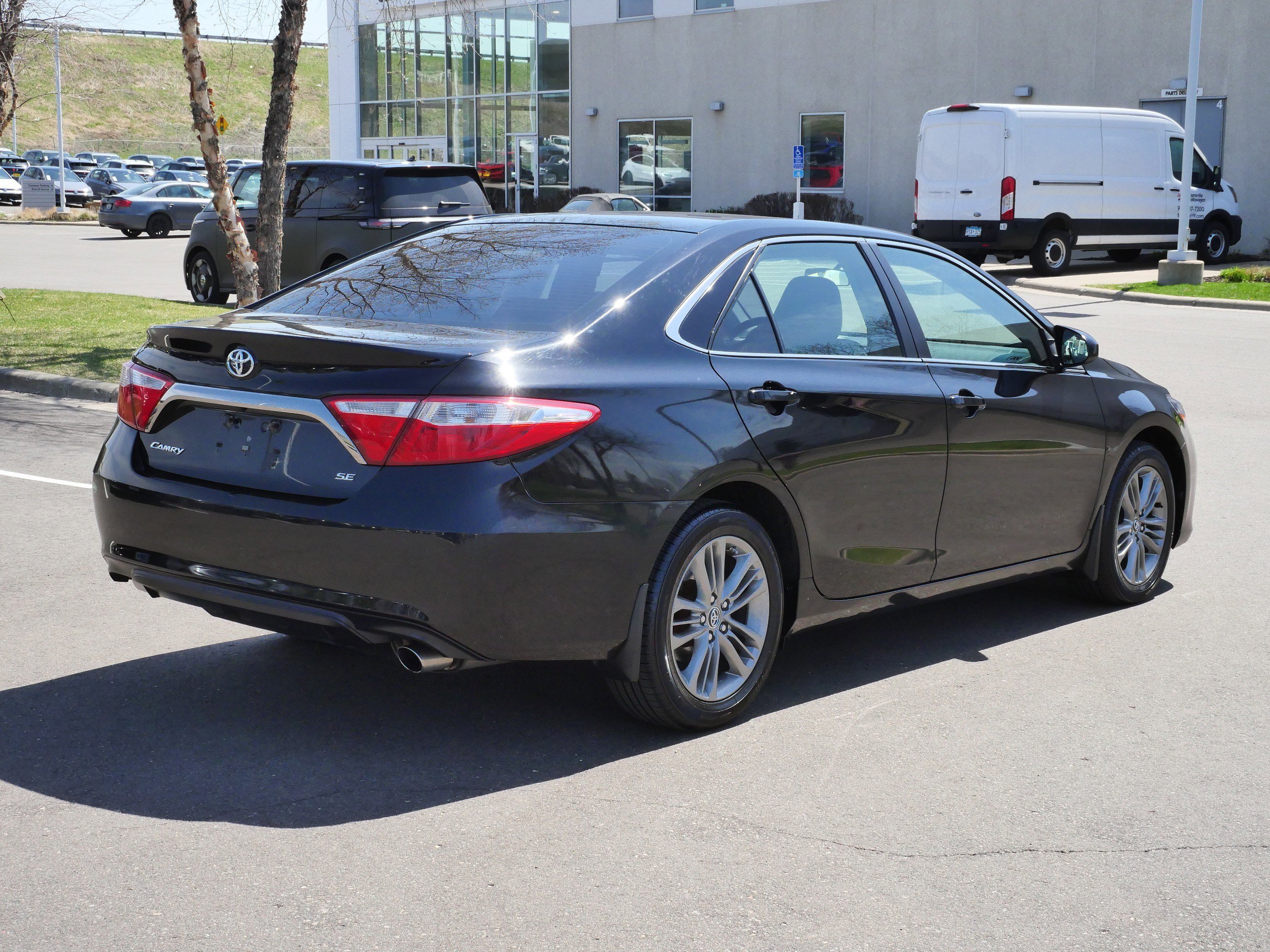 Used 2016 Toyota Camry SE FWD image 7