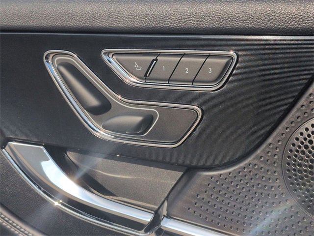 Certified 2025 Lincoln Corsair AWD w/ Equipment Group 101A image 13