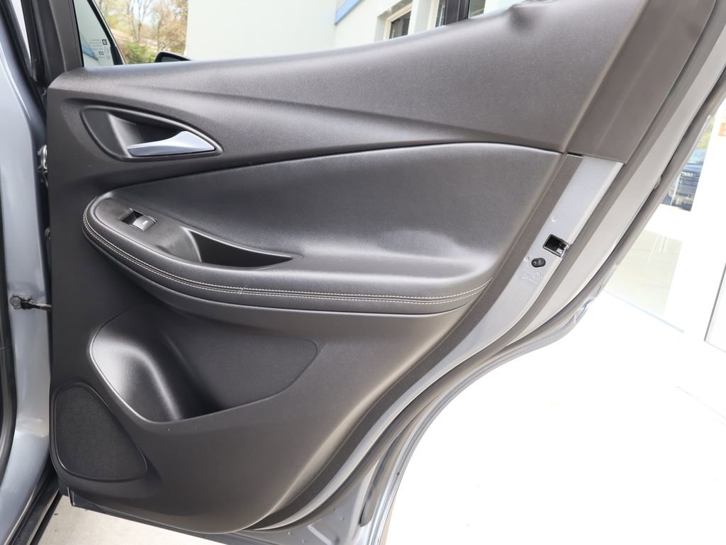 Used 2021 Buick Encore GX Preferred w/ Cold Weather Comfort Package image 27