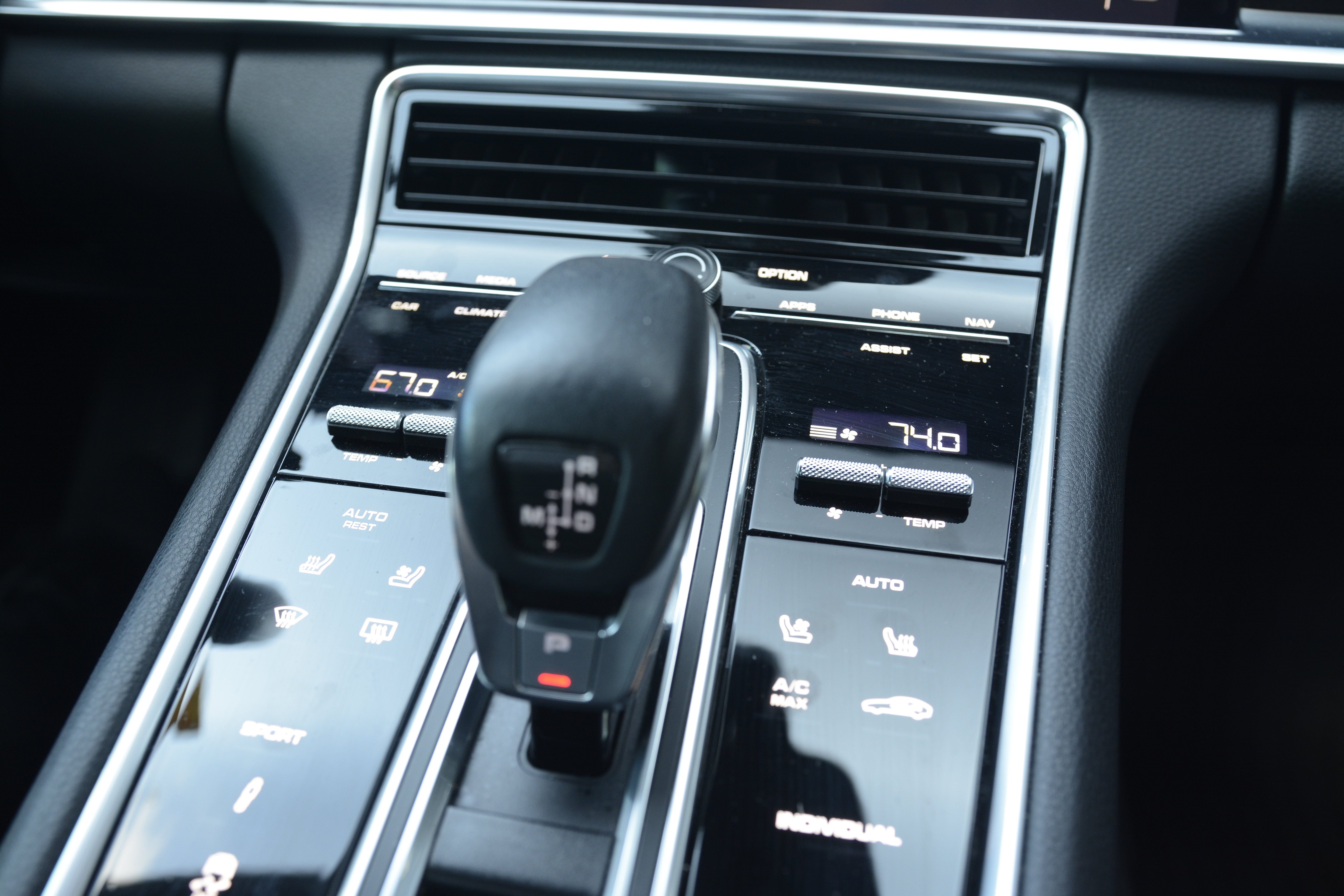 Certified 2023 Porsche Panamera Platinum Edition RWD image 24
