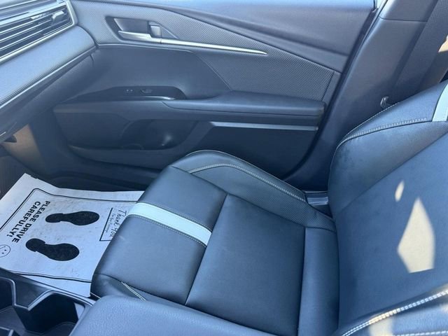 Used 2025 Toyota Camry SE image 21