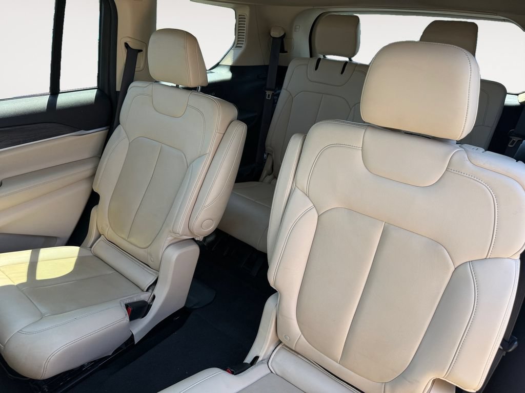 Used 2021 Jeep Grand Cherokee L Limited RWD image 13