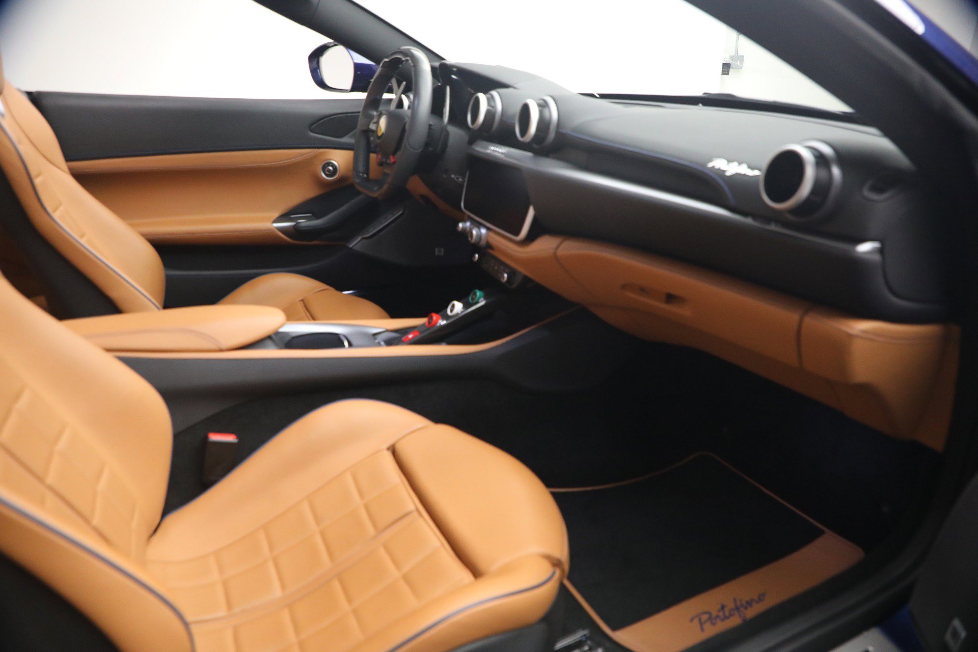 Certified 2020 Ferrari Portofino RWD image 17