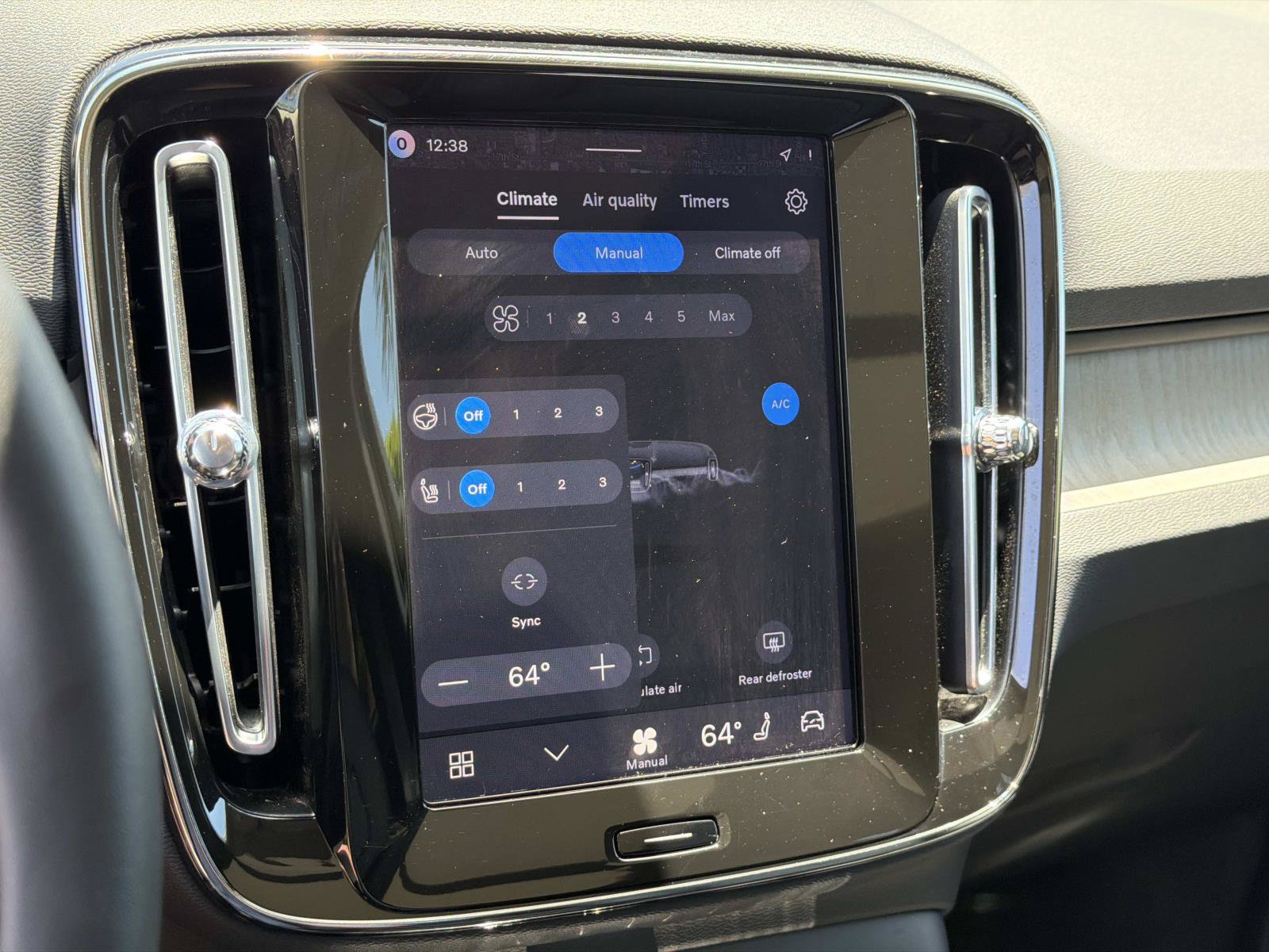 Certified 2026 Volvo XC40 B5 Plus AWD/4WD image 11