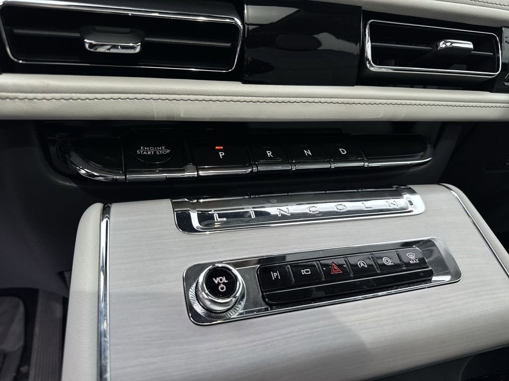 Used 2025 Lincoln Aviator Reserve w/ Equipment Group 201A image 20
