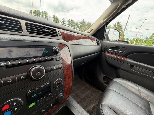 Used 2012 Chevrolet Suburban LT w/ All-Star Edition AWD/4WD image 25