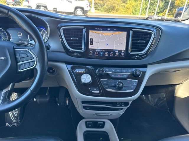 Used 2020 Chrysler Pacifica Touring-L Plus w/ Tire & Wheel Group image 17