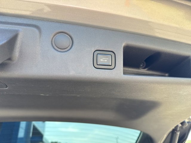 Used 2018 Chevrolet Equinox LT image 26