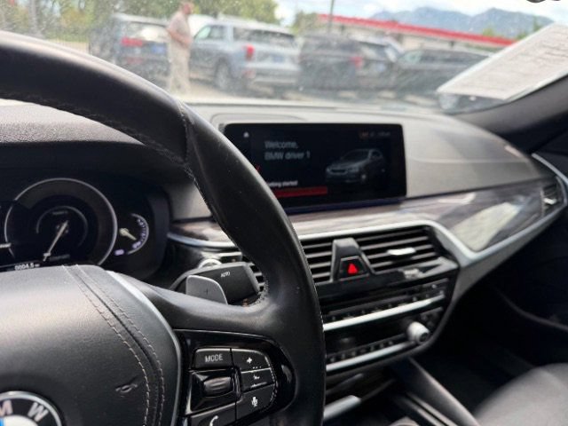 Used 2018 BMW 530e xDrive AWD/4WD image 17