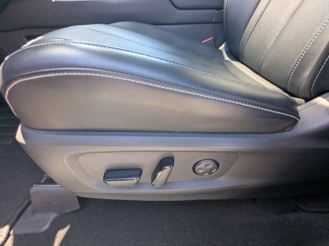 Used 2023 INFINITI QX60 Luxe w/ Vision Package FWD image 21