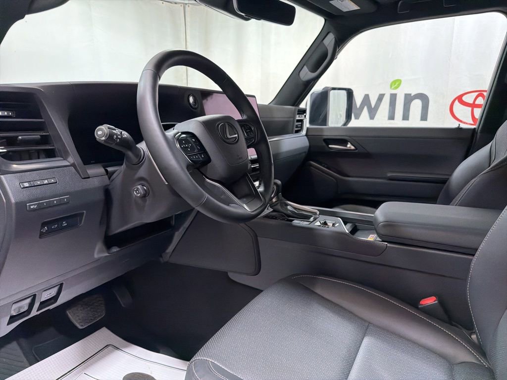 Used 2026 Lexus GX 550 w/ Cold Area Package AWD/4WD image 24