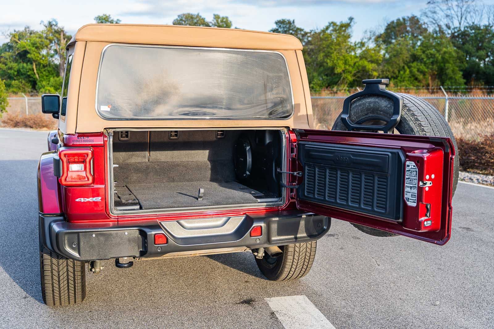 Used 2021 Jeep Wrangler Unlimited Sahara w/ Cold Weather Group image 17