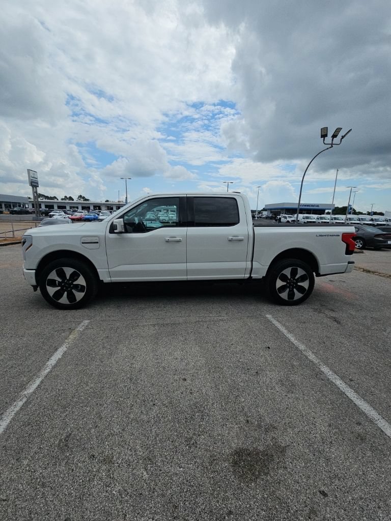 Used 2023 Ford F150 Lightning Platinum AWD/4WD image 4