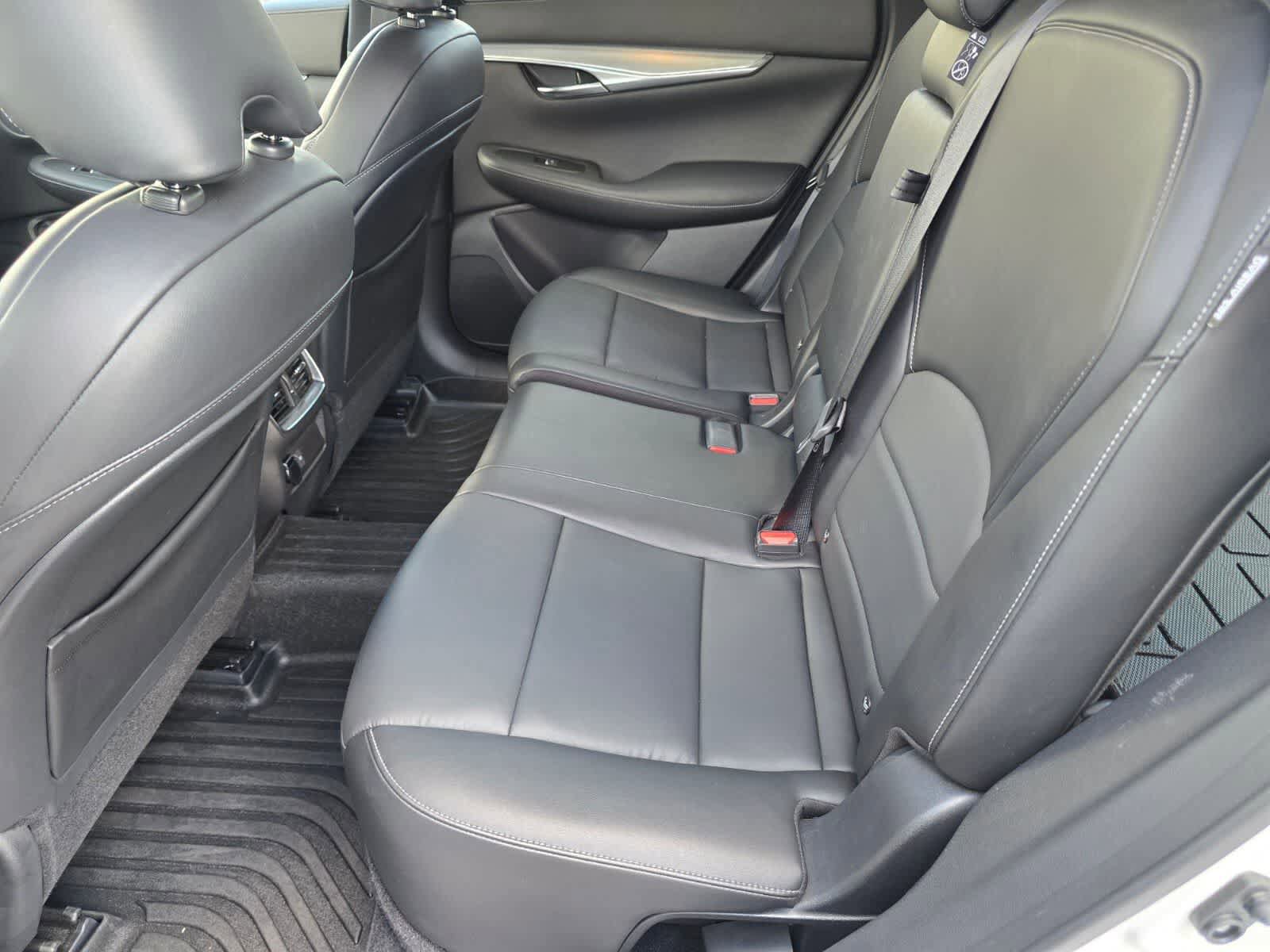 Used 2021 INFINITI QX50 Luxe w/ Appearance Package FWD image 13