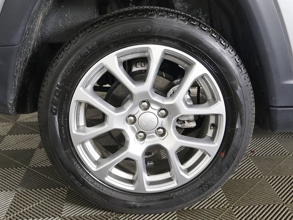 Used 2023 Jeep Compass Latitude AWD/4WD image 18