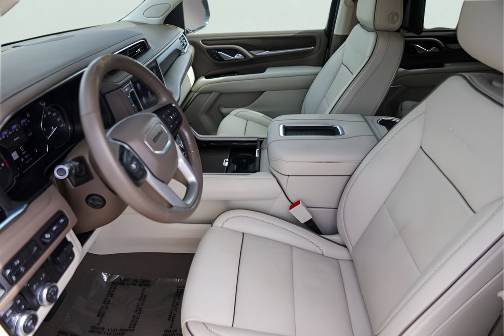 Used 2021 GMC Yukon XL Denali w/ Denali Ultimate Package AWD/4WD image 9