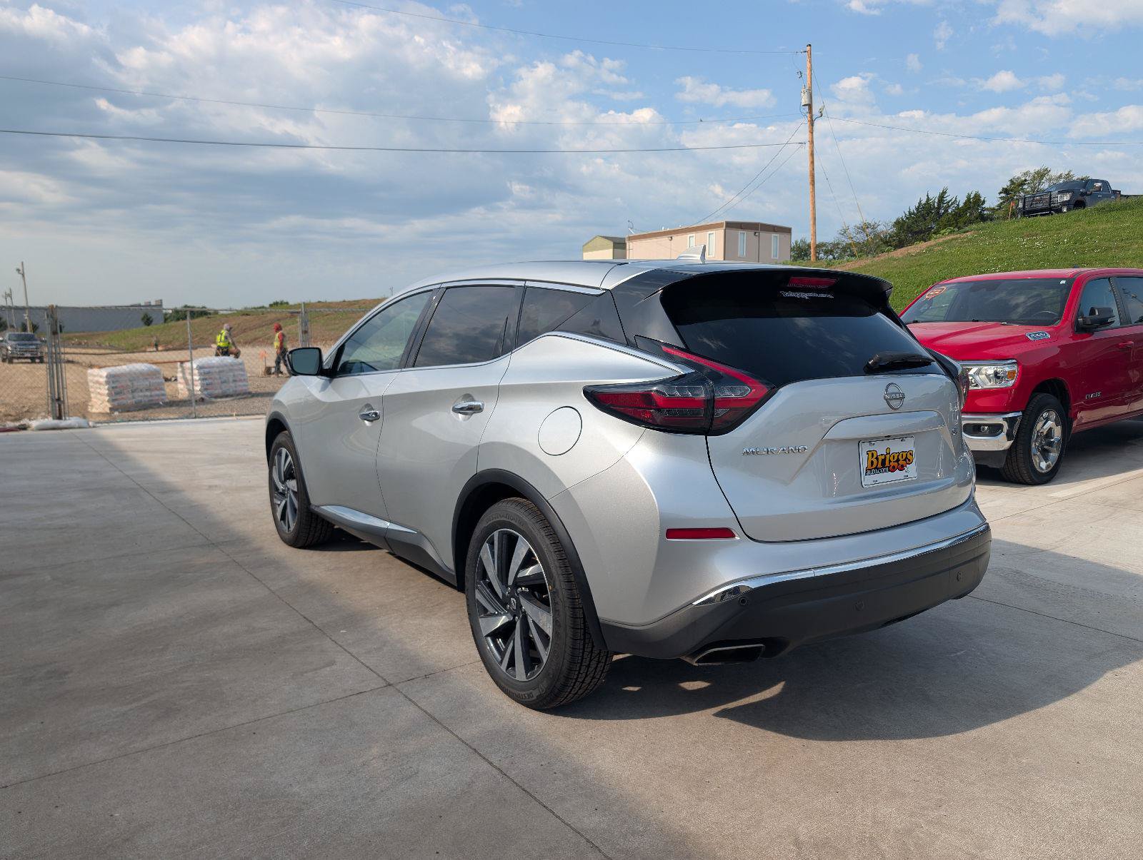 Used 2024 Nissan Murano SL w/ Cargo Package FWD image 3