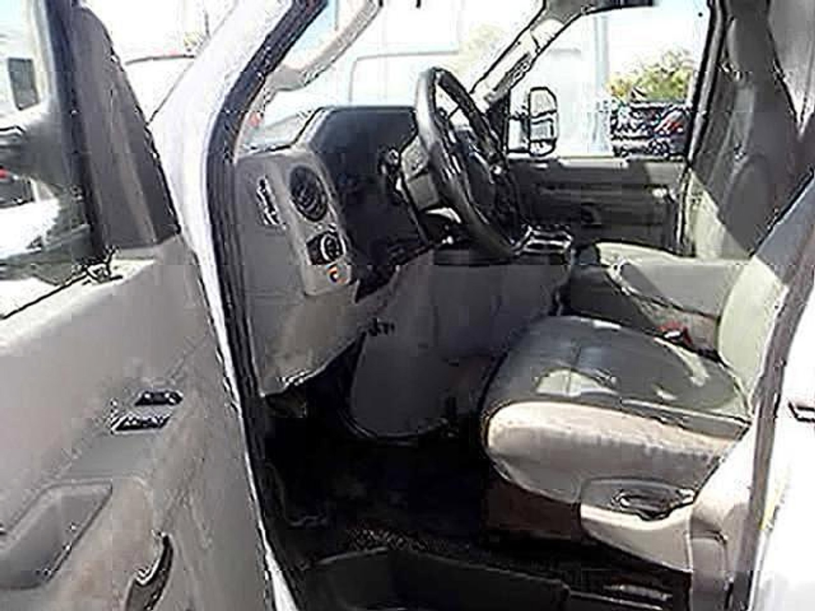Used 2024 Ford E-450 and Econoline 450 Super Duty w/ Power Windows & Locks Group RWD image 13
