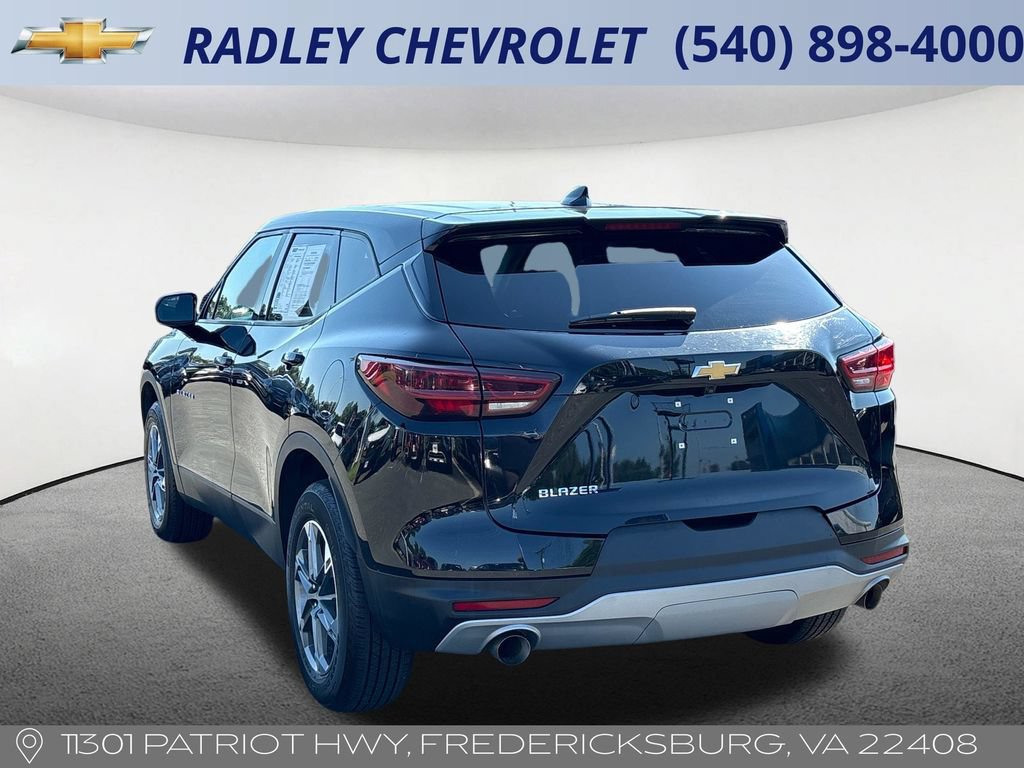 Used 2025 Chevrolet Blazer LT FWD image 17