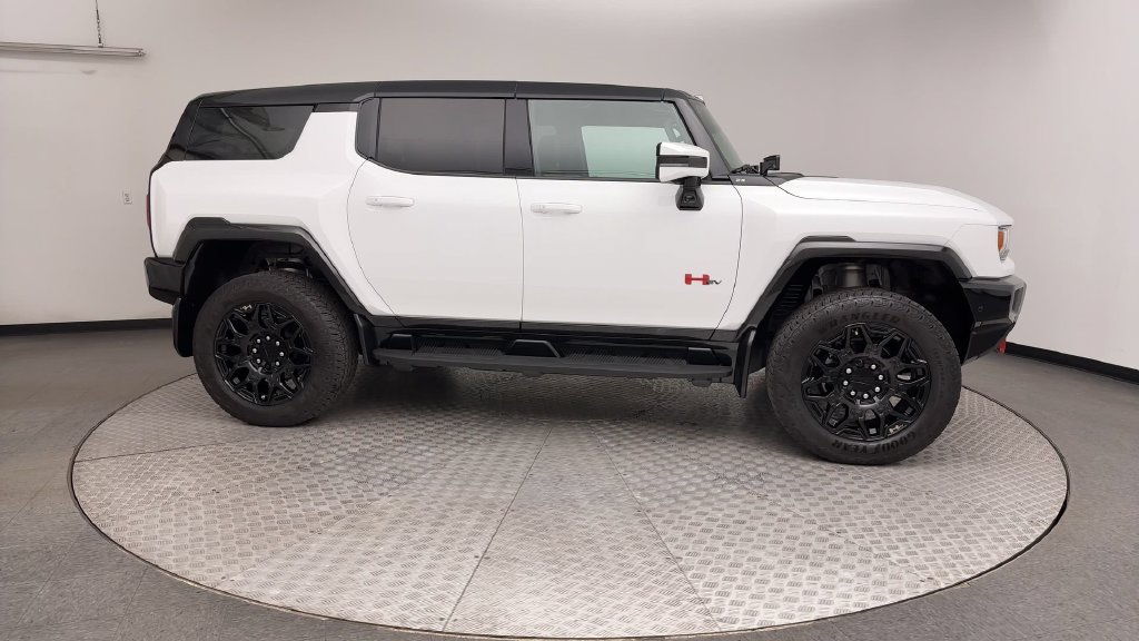 Used 2024 GMC Hummer EV 2X w/ LPO, Illumination Package AWD/4WD image 9