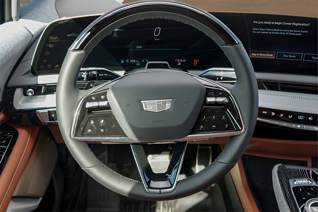 New 2026 Cadillac Optiq Luxury 2 image 17