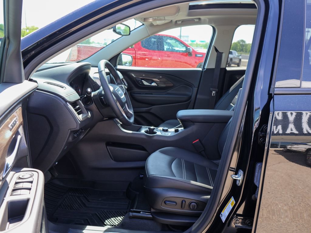 Used 2024 GMC Terrain Denali w/ Black Diamond Edition image 7