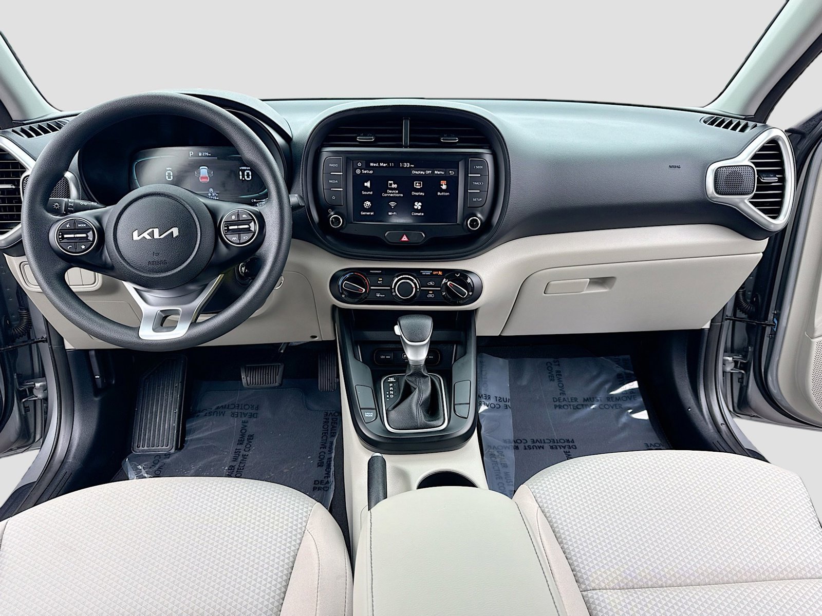 Used 2023 Kia Soul LX w/ LX Technology Package image 3