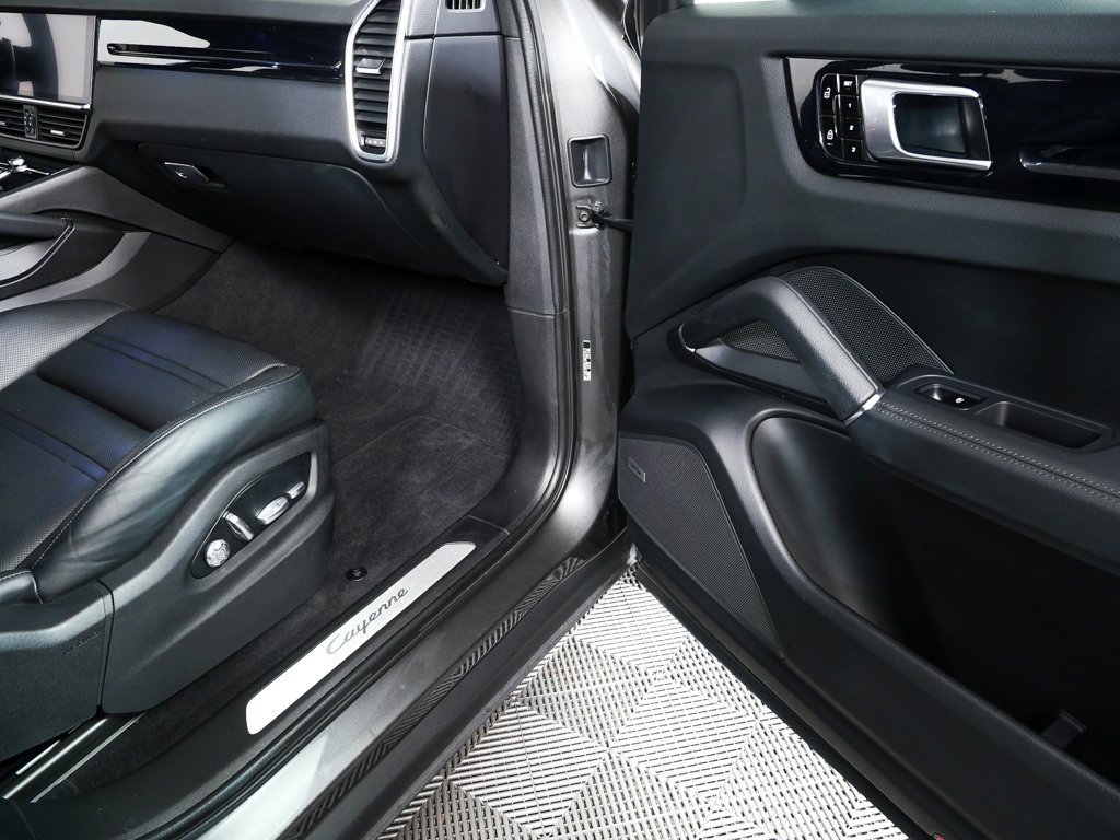 Used 2020 Porsche Cayenne E-Hybrid image 26