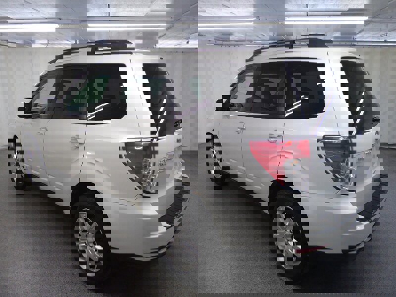 Used 2010 Subaru Forester 2.5X Premium w/ Popular Equipment Group 1A image 5