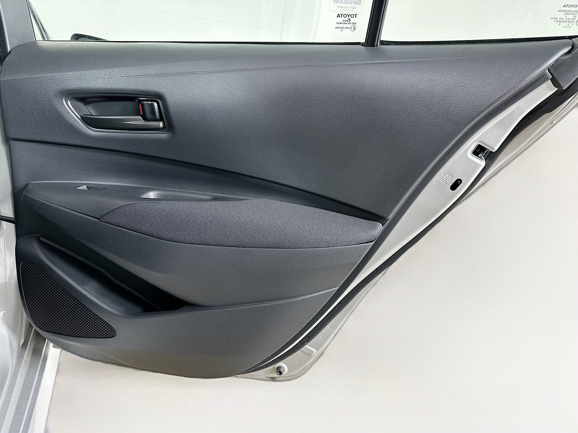 Used 2025 Toyota Corolla LE image 28