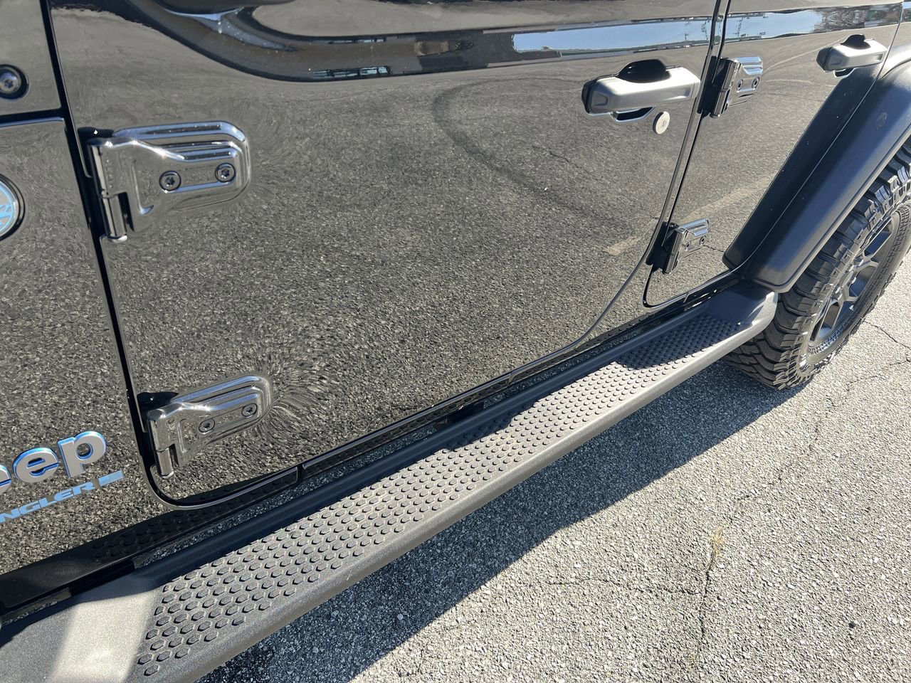 Used 2024 Jeep Wrangler Unlimited image 40