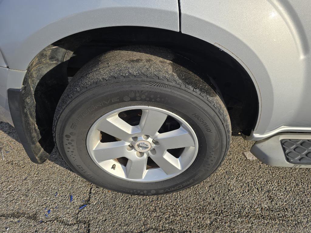 Used 2011 Nissan Pathfinder SV w/ Protection Pkg image 11