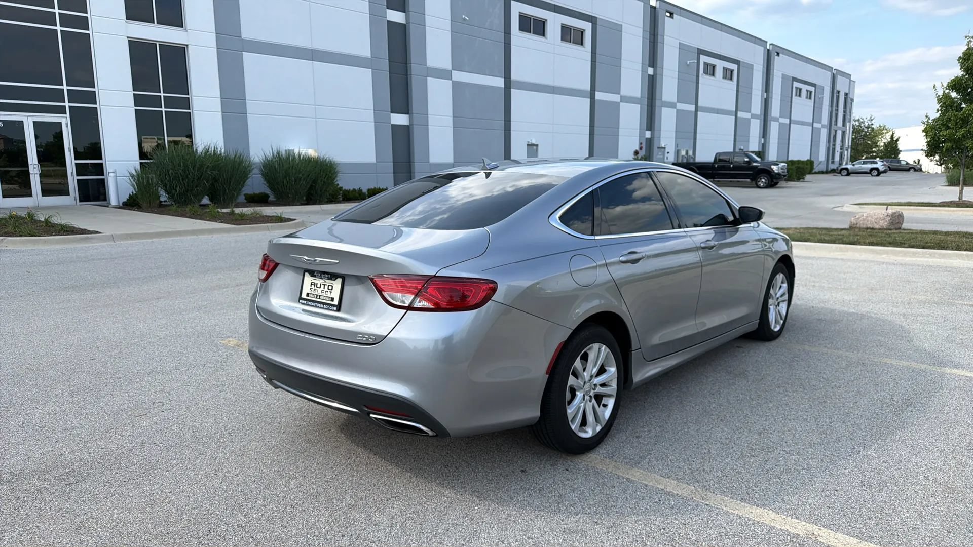 Used 2017 Chrysler 200 Limited Platinum w/ Comfort & Convenience Group FWD image 5