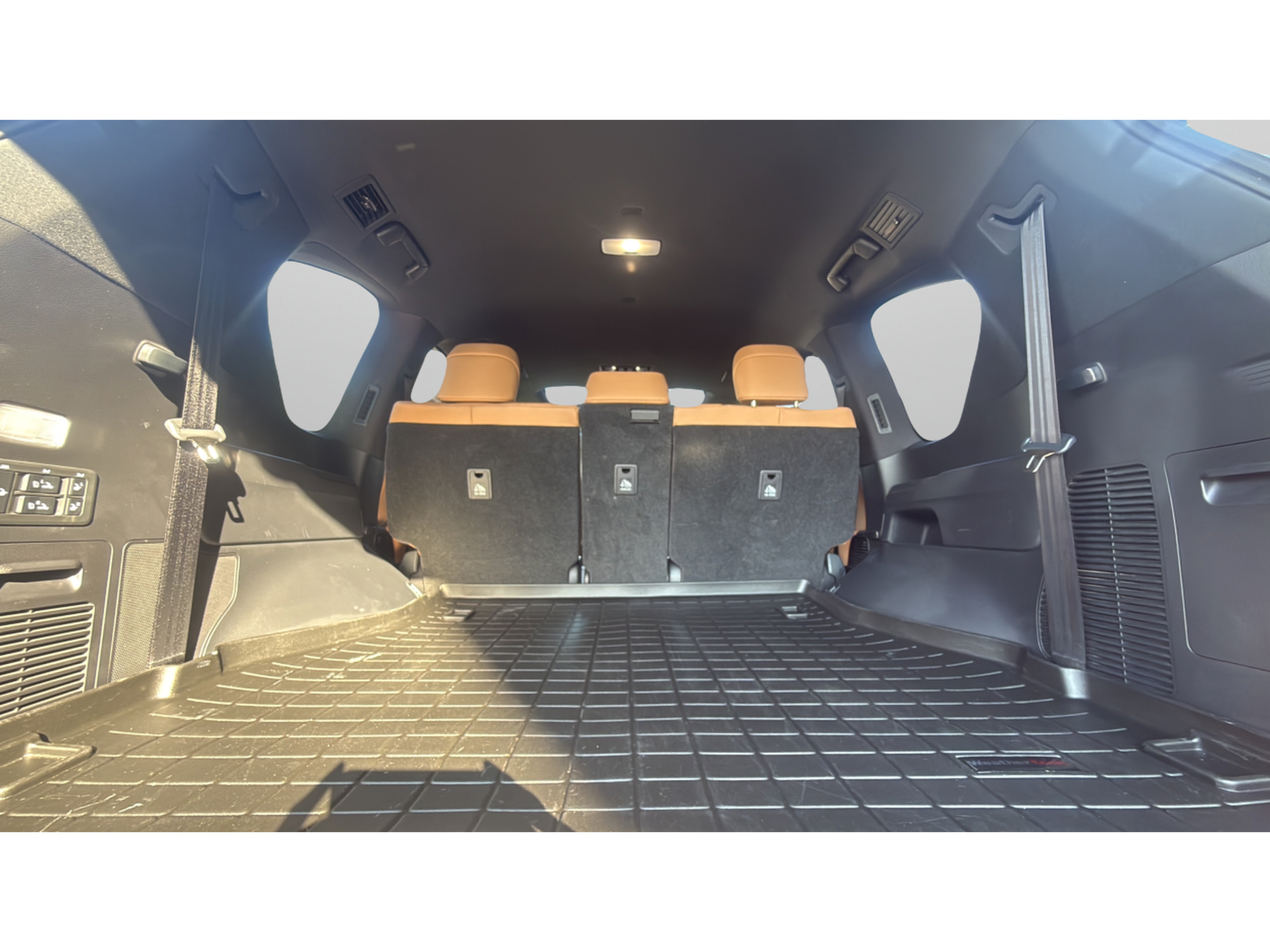 Used 2024 Lexus LX 600 4WD w/ Luxury Package image 28