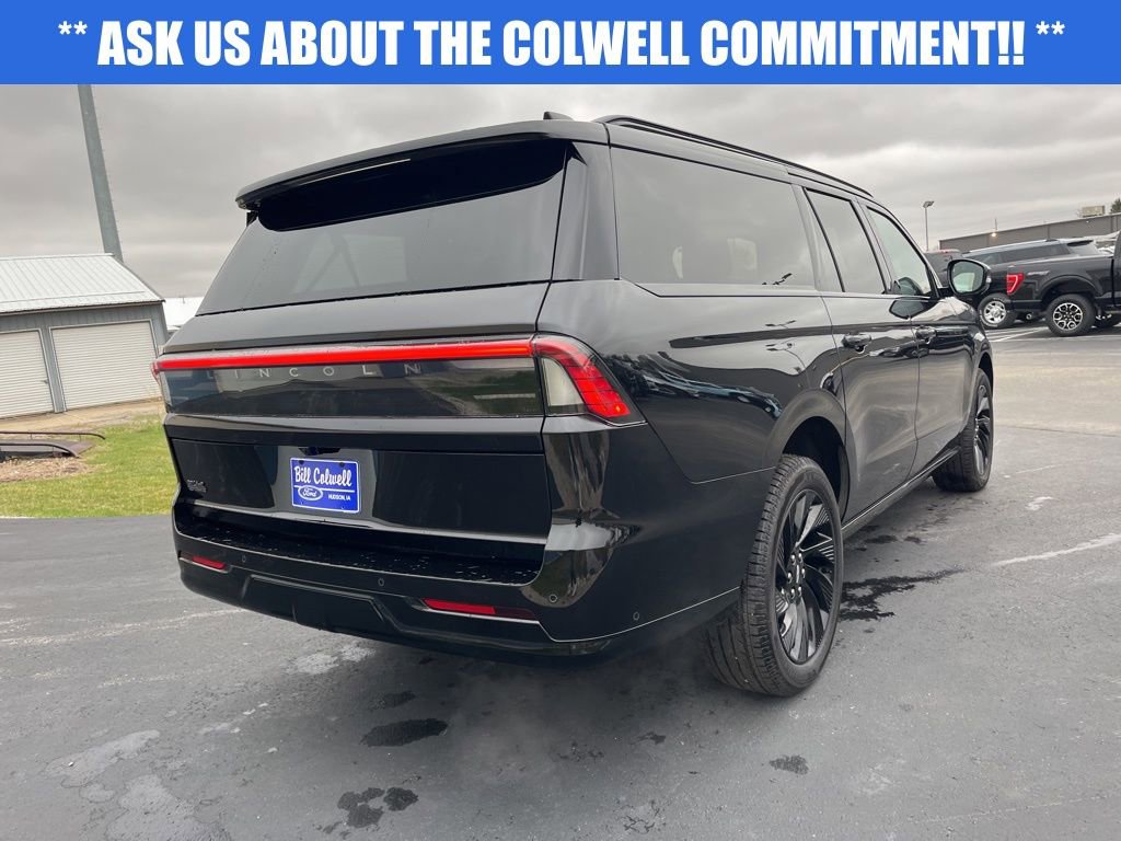 Used 2025 Lincoln Navigator L Reserve w/ Jet Appearance Package image 4