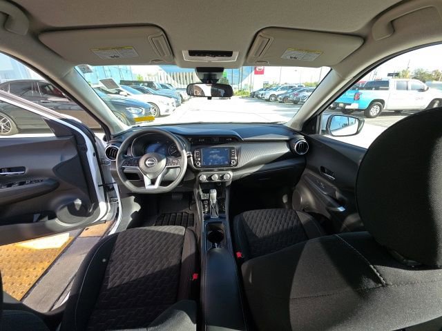 Used 2023 Nissan Kicks SV image 24