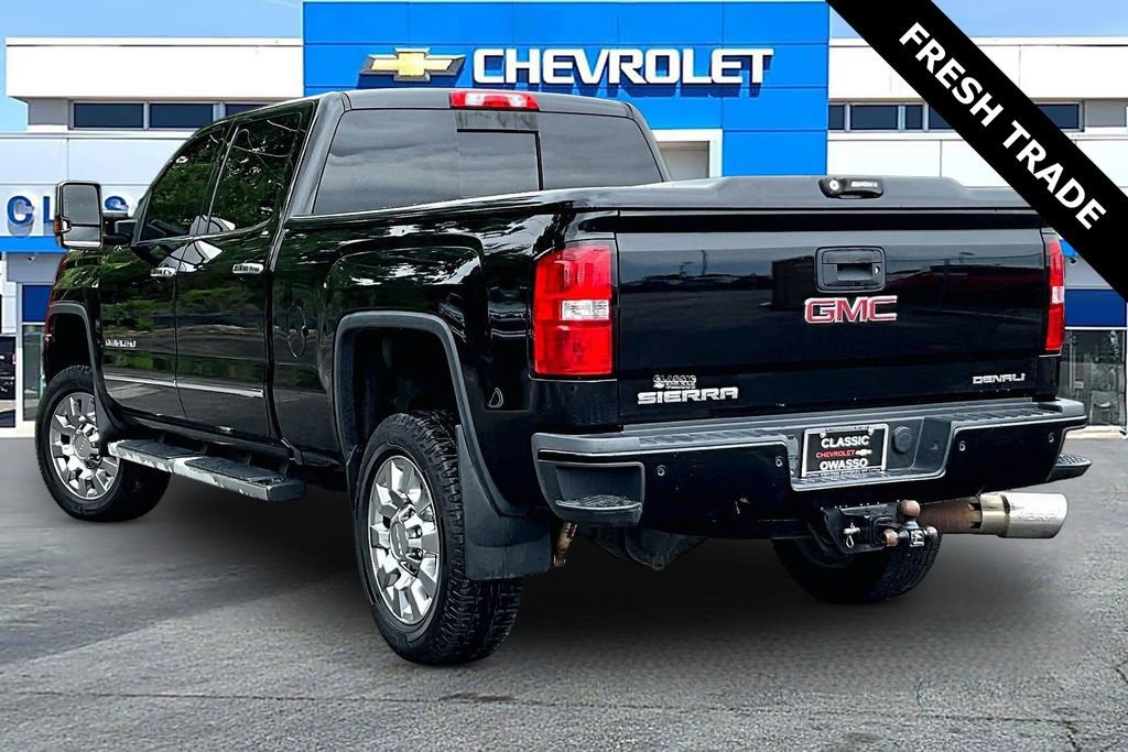 Used 2016 GMC Sierra 2500 Denali w/ Duramax Plus Package AWD/4WD image 4