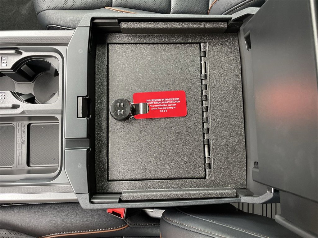 New 2026 Ford F350 Lariat w/ Chrome Package image 21