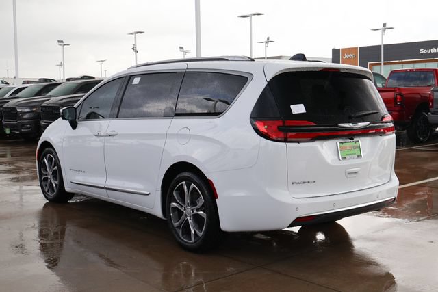 New 2026 Chrysler Pacifica Pinnacle FWD image 4