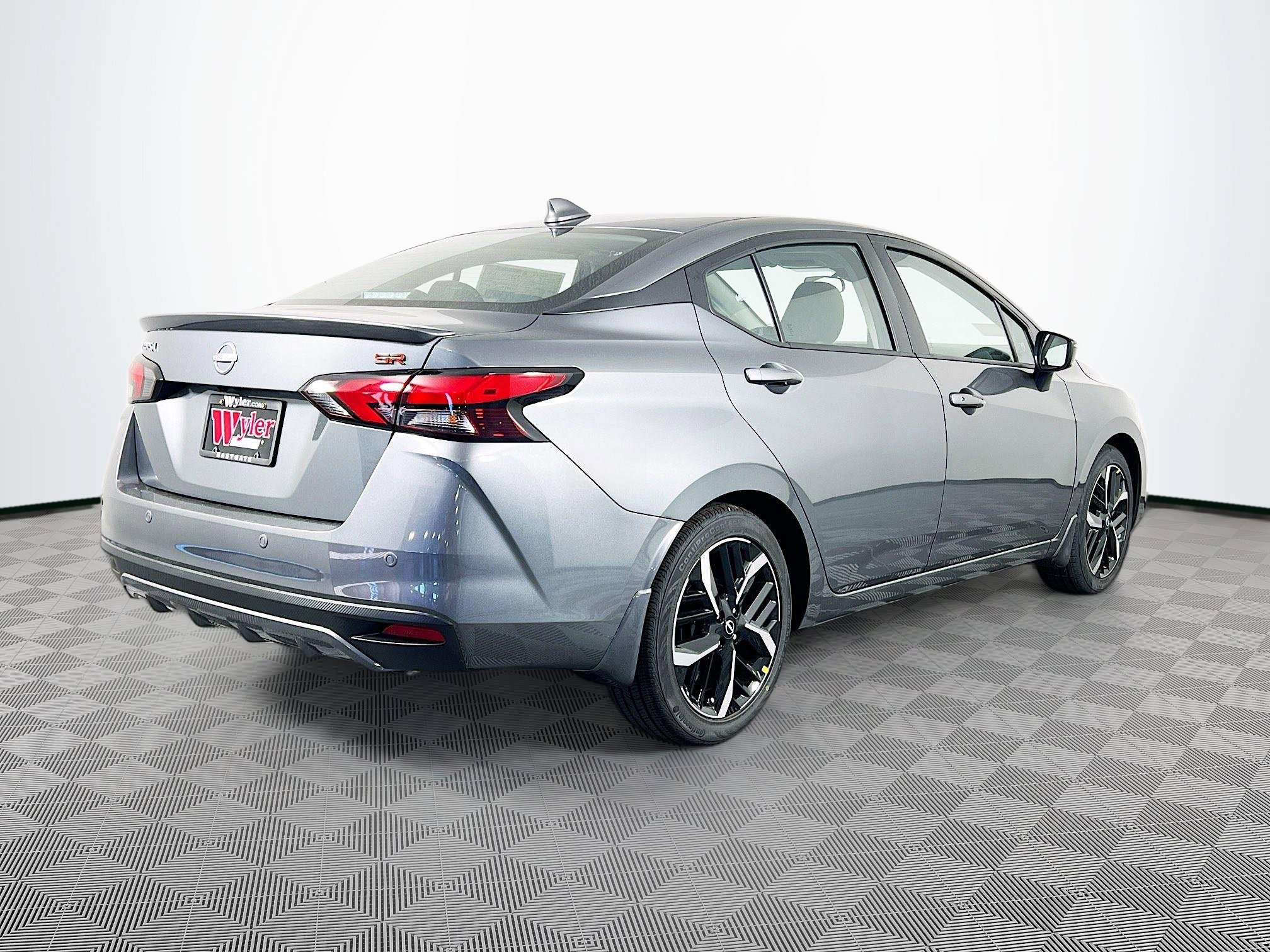 New 2025 Nissan Versa SR w/ Trunk Package image 28