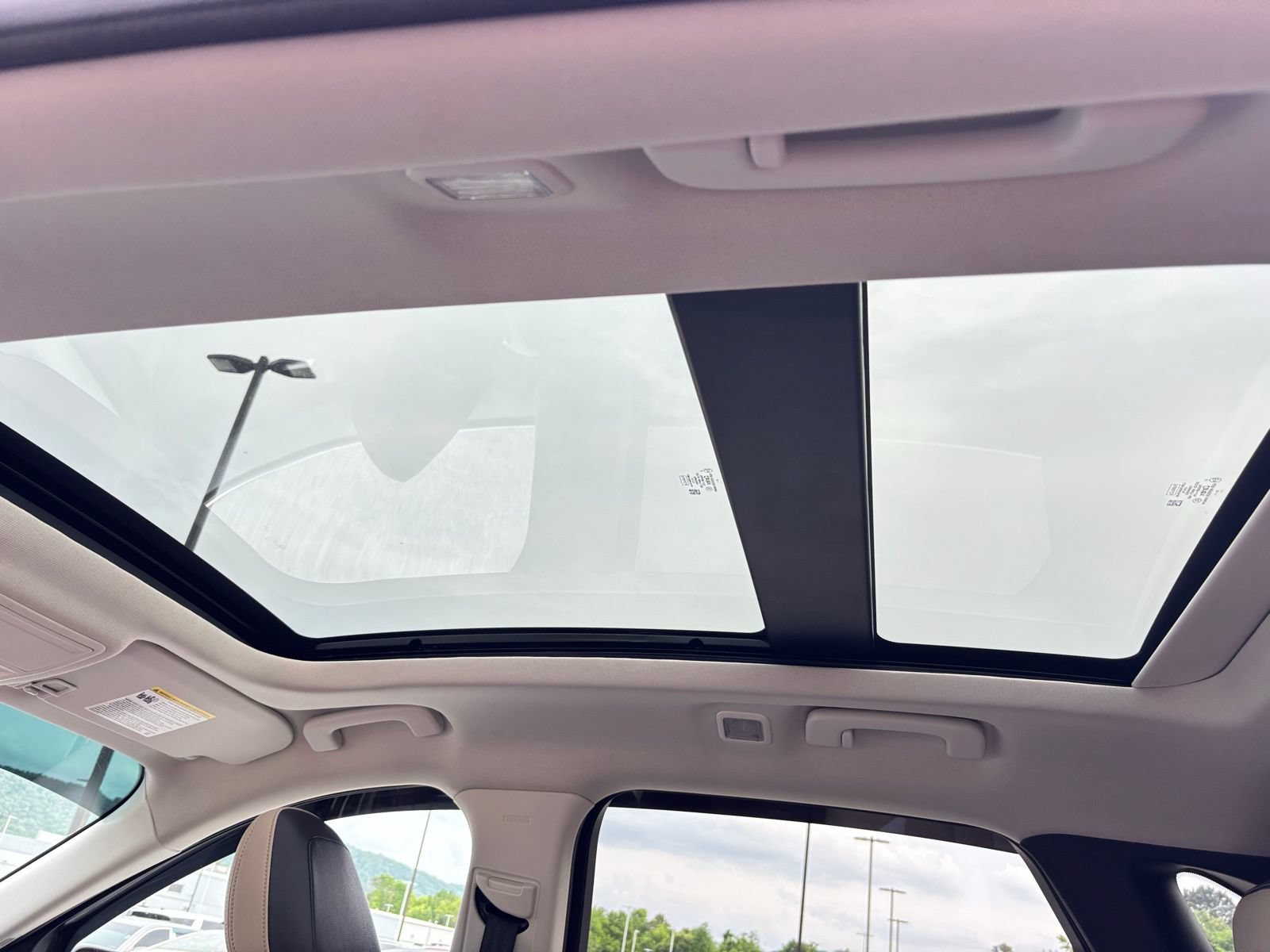 Used 2022 Ford Escape Titanium FWD image 18