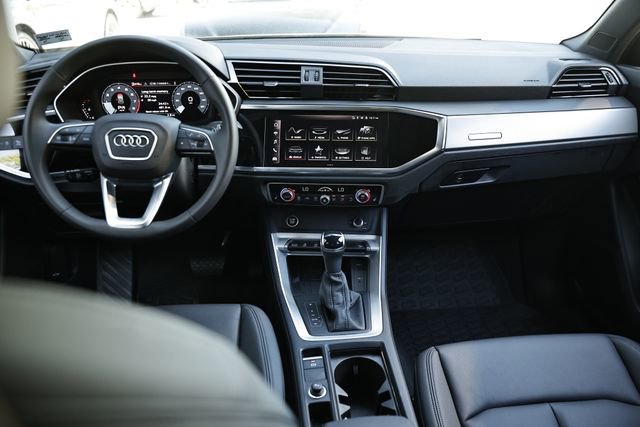 Certified 2025 Audi Q3 2.0T Premium w/ Convenience Package AWD/4WD image 27