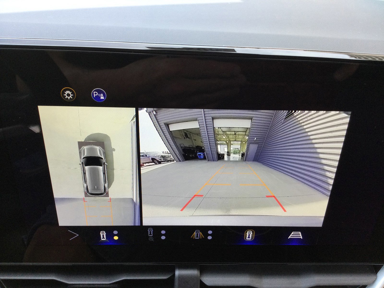 New 2025 Chevrolet Equinox LT w/ Convenience Package II image 17