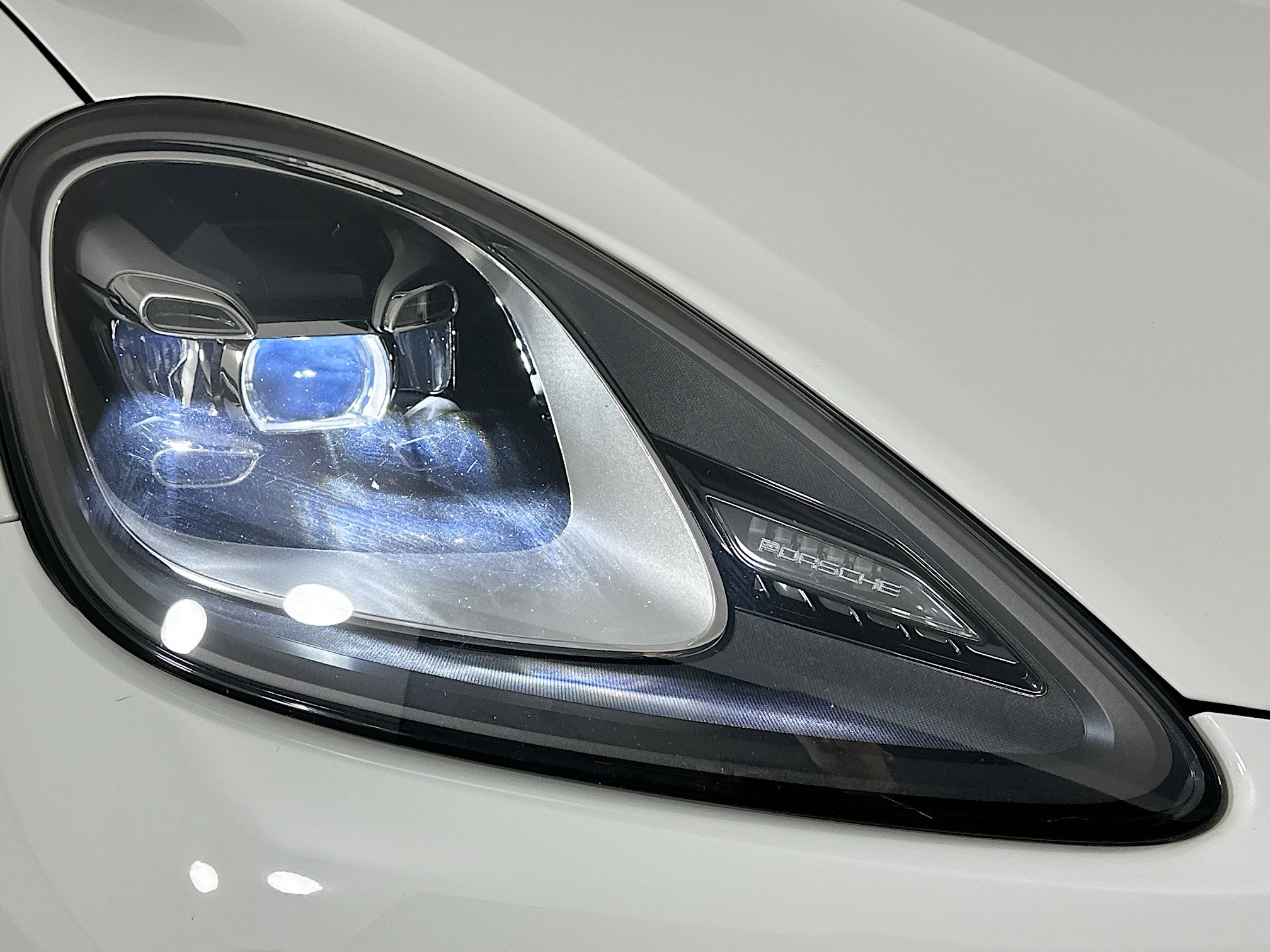 Used 2021 Porsche Cayenne Coupe image 9