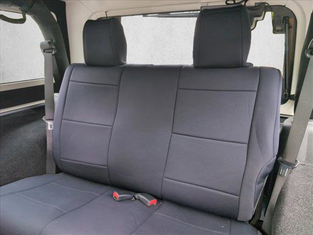 Used 2016 Jeep Wrangler Rubicon w/ Power Convenience Group image 17