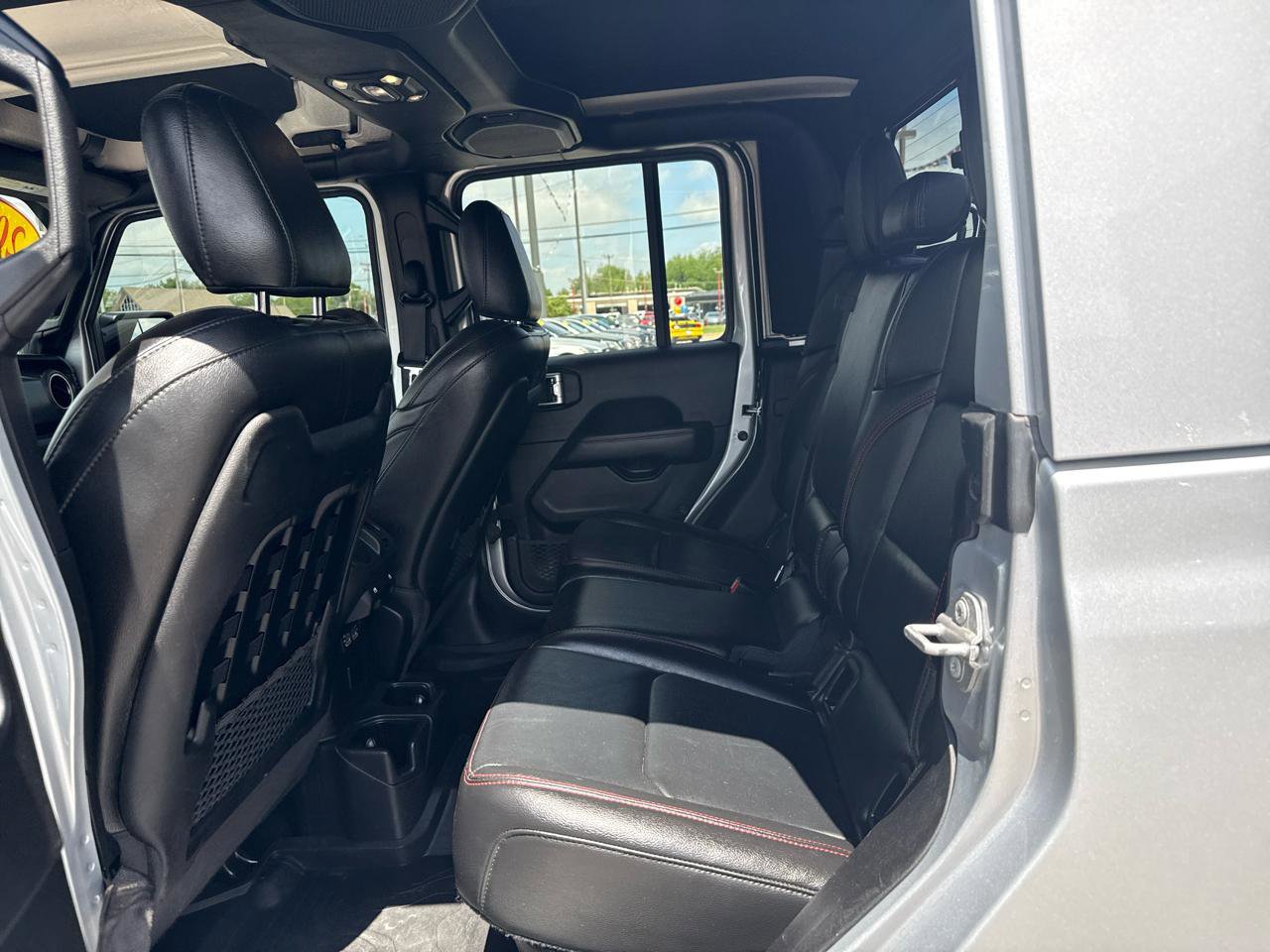 Used 2022 Jeep Gladiator Rubicon w/ Cold Weather Group AWD/4WD image 16